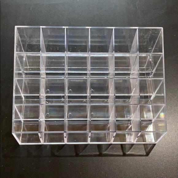 ✨NEW✨ Lipstick stand acrylic - Picture 1 of 1